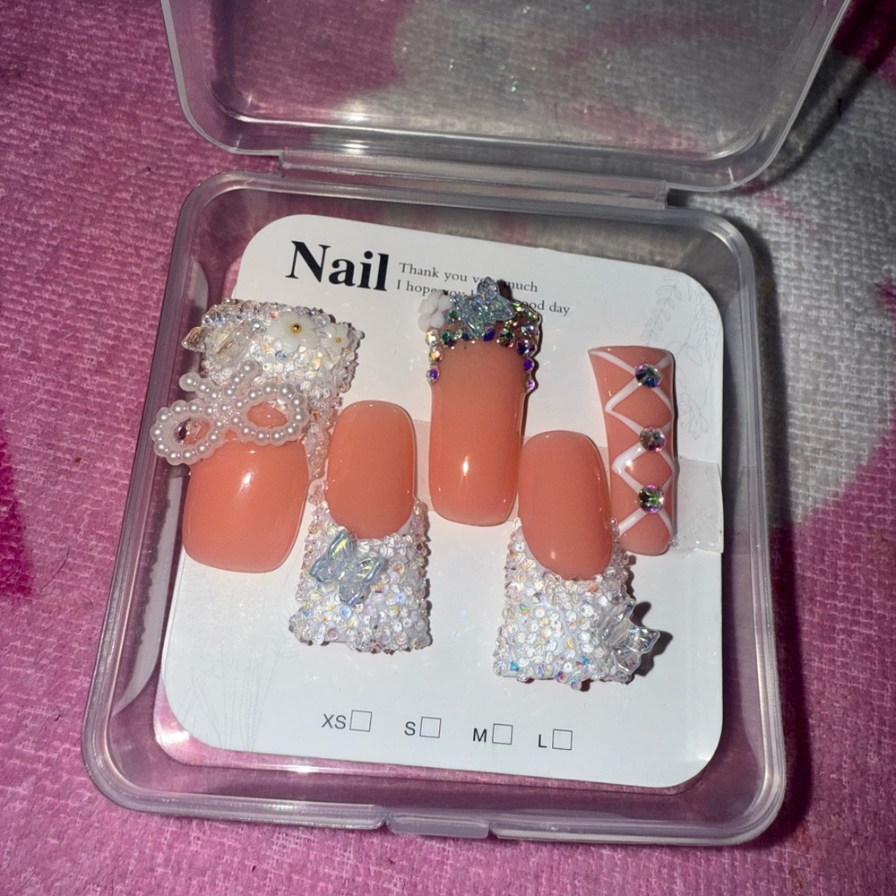 Elegant Pink Nail Art Set